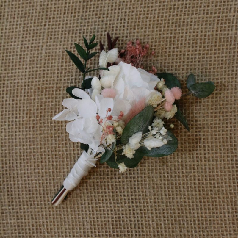 prendido de novio con flores preservadas